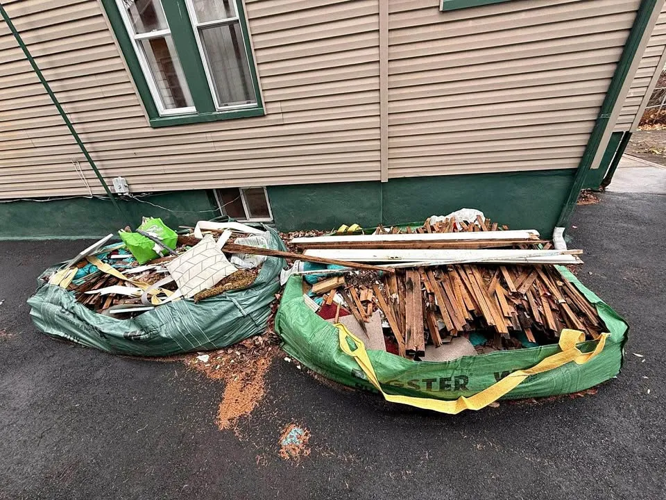 Junk and Debris Removal by SiteClear Demolition Toronto, photograph 1